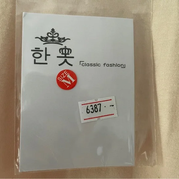 NWT Pink Korean T-Shirt with Accordion Pleated Insert - Size Medium - Picture 7 of 8